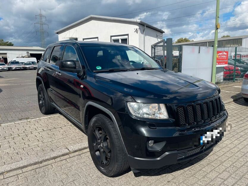 Jeep Grand Cherokee 217.000 km 8.450 € Essen 45356