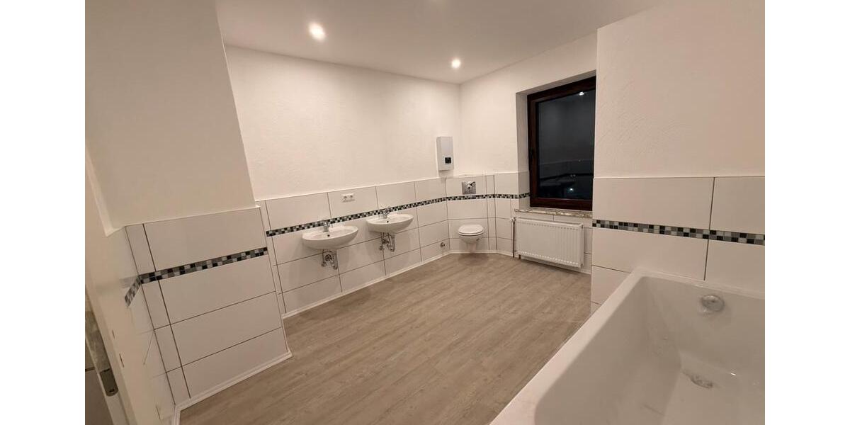 Dachgeschoßwohnung Herne Wanne-Bickern - 6 Zimmer, 130 m&sup2;, 1.300&euro; | Angebot:25448225