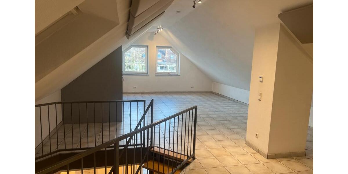 Dachgeschoßwohnung Oberhausen Alstaden - 2 Zimmer, 120 m&sup2;, 1.240&euro; | Angebot:25083113