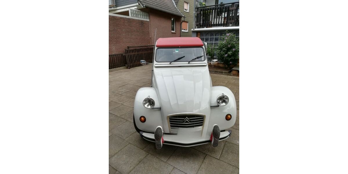 Citroen 2 CV 116.514 km 8.900 € Oberhausen 46145