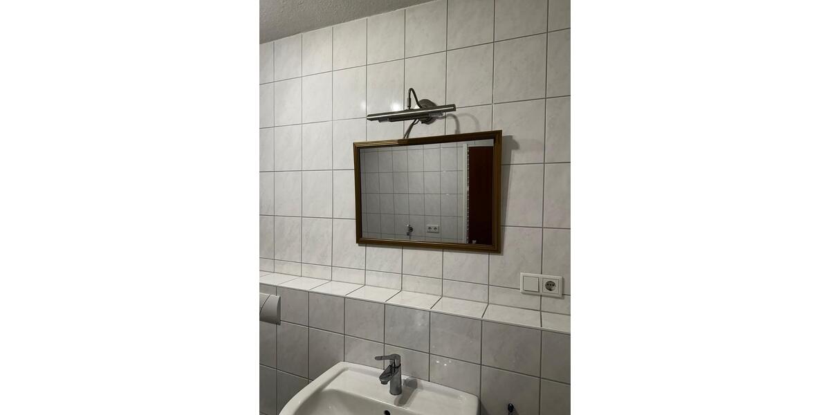 unmöblierte Zweizimmerwohnung mit Balkon und Einbauküche zimmer