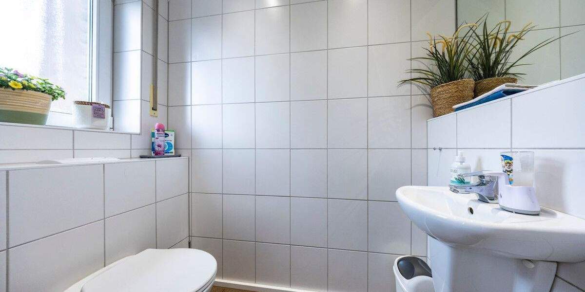 Reiheneckhaus mit 5 Zimmern und Garten in familienfreundlicher Lage von Osterath 5 zimmer