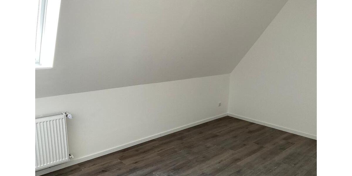 Kernsanierte Wohnung ab sofort frei,Erstbezug alles Neu! 4.5 zimmer