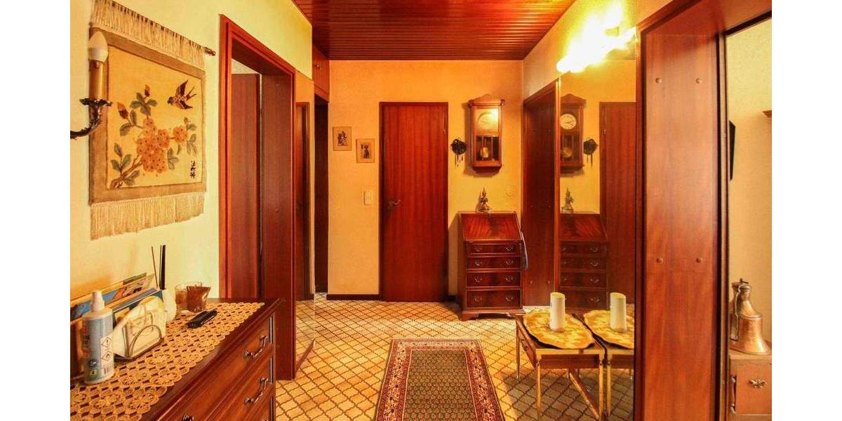 Viel Potenzial: Charmante 3 Zimmerwohnung mit Balkon und eigener Garage in Krefeld - Fischeln 3 zimmer