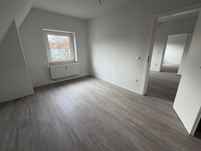 Dachgeschoßwohnung Essen Stadtbezirk VI - 4 Zimmer, 82 m&sup2;, 673&euro; | Angebot:25525686