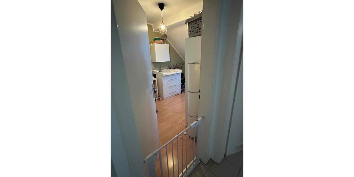 3 Zimmer DG-Wohnung mit Küche und Balkon in Fischeln 3 zimmer