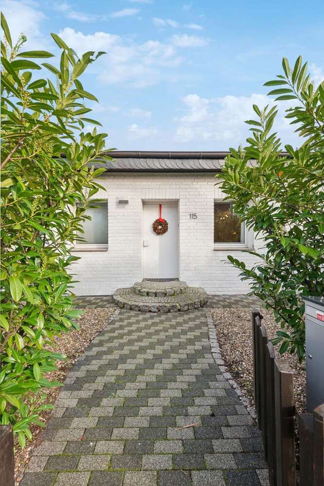 Haus zum Kaufen in Krefeld Fischeln 449.000 € 118.61 m²