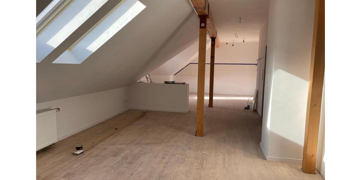 frisch sanierte Dachgeschosswohnung 4 zimmer