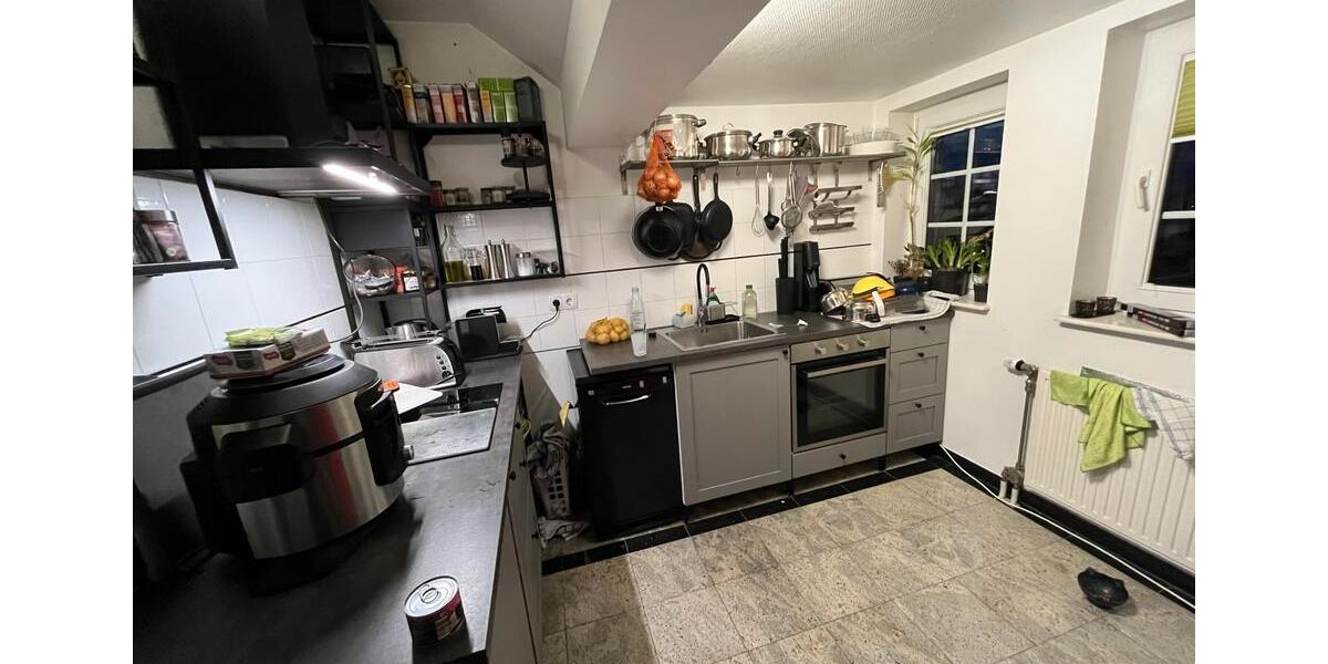 Dachgeschoßwohnung Krefeld Cracau - 3 Zimmer, 110 m&sup2;, 900&euro; | Angebot:26223508