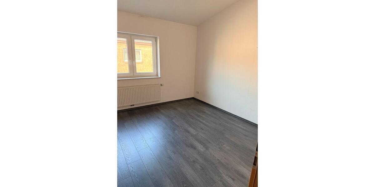 Reihenhaus Duisburg Rheinhausen - 3.5 Zimmer, 105 m&sup2;, 1.350&euro; | Angebot:25358173