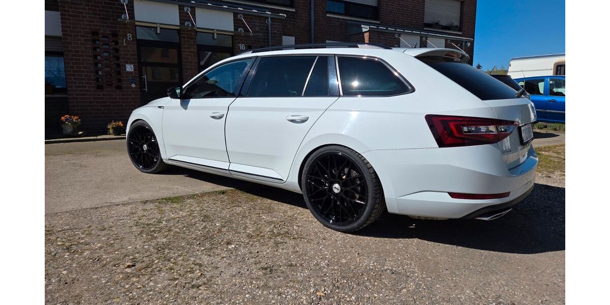 Skoda Superb 98.000 km 26.250 &euro; Krefeld 47839