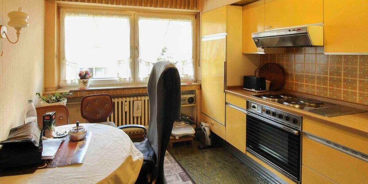 Viel Potenzial: Charmante 3 Zimmerwohnung mit Balkon und eigener Garage in Krefeld - Fischeln 3 zimmer