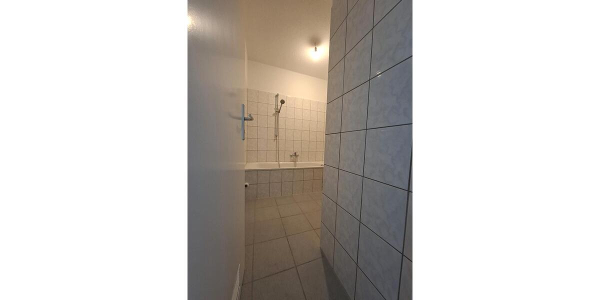 Etagenwohnung Duisburg Mittelmeiderich - 3 Zimmer, 78 m&sup2;, 790&euro; | Angebot:26381273