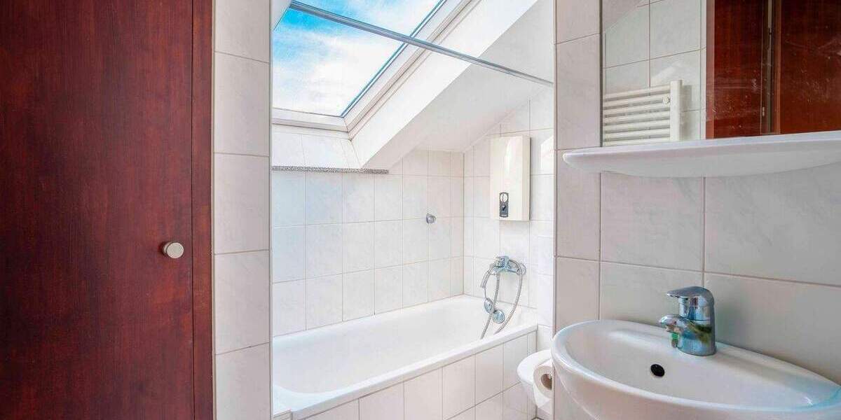 Vermietete Dachgeschoss-Perle mit Balkon und Stellplatz in Oberhausen - Ihre Top-Investition! 2 zimmer