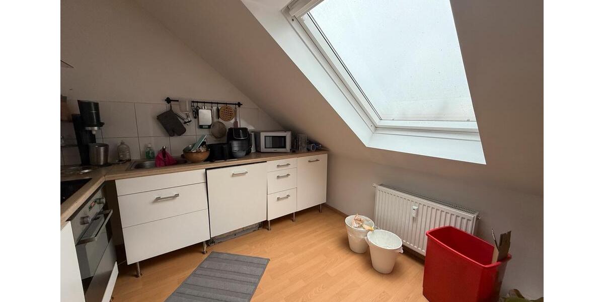 Dachgeschoßwohnung Duisburg Duisburg-Mitte - 3.5 Zimmer, 65 m&sup2;, 119.000&euro; | Angebot:25908168