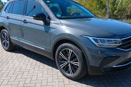 VW Tiguan 54.917 km 25.600 &euro; Dinslaken 46537
