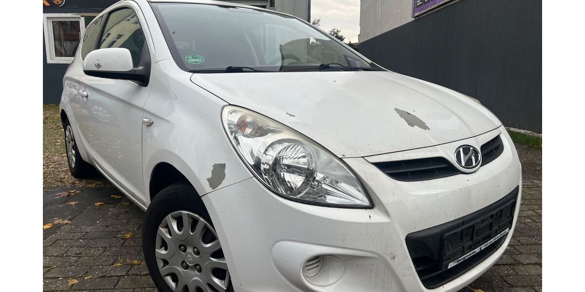 Hyundai i20 176.000 km 1.790 &euro; Duisburg 47059