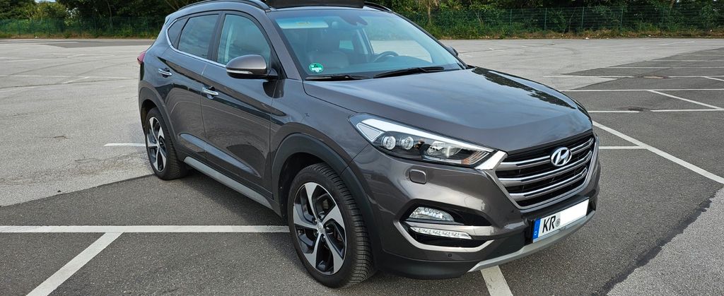 Hyundai TUCSON 60.000 km 16.900 &euro; krefeld 47829