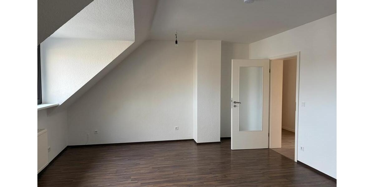 Dachgeschoßwohnung Oberhausen Rothebusch - 3.5 Zimmer, 80 m&sup2;, 640&euro; | Angebot:25394243