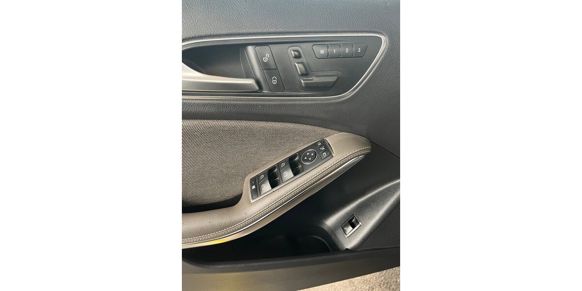 Mercedes-Benz GLA-Klasse 139.000 km 14.999 &euro; Krefeld 47798