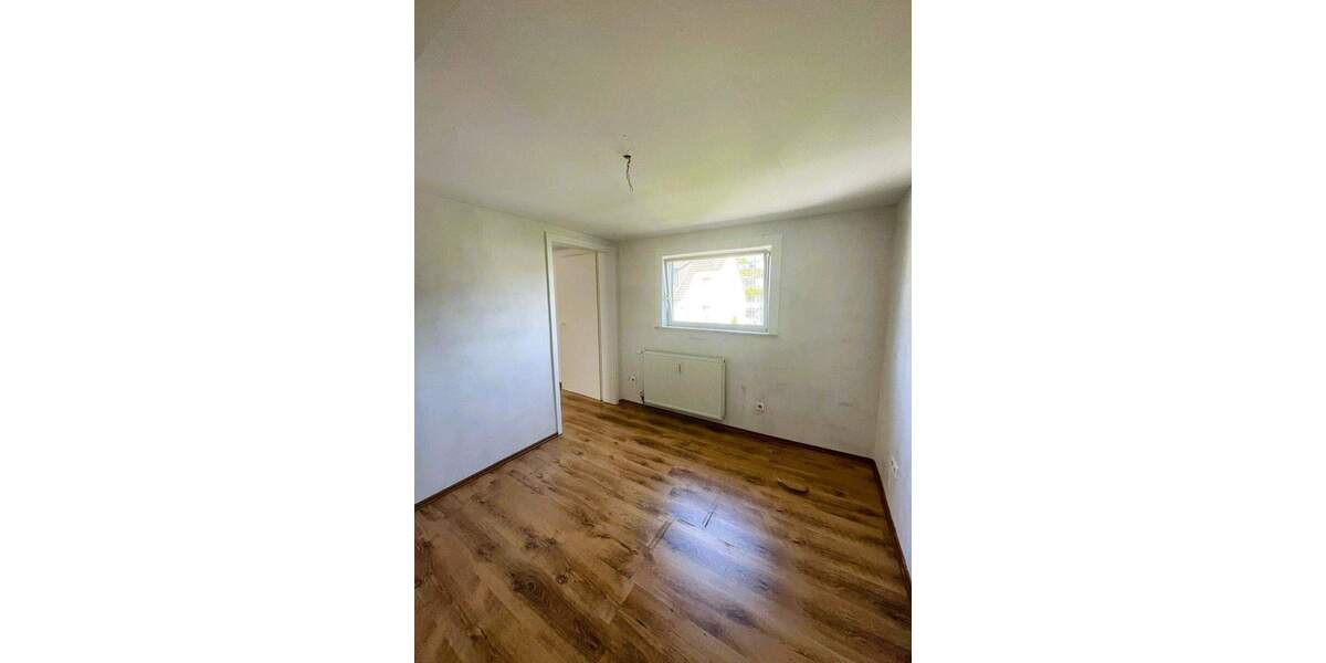 == Reserviert == Ungeschliffener Diamant zimmer