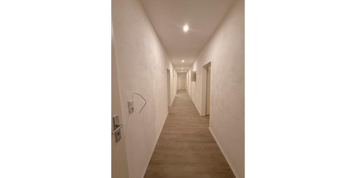 Dachgeschoßwohnung Herne Wanne-Bickern - 6 Zimmer, 130 m&sup2;, 1.300&euro; | Angebot:25448225