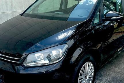 VW Touran 255.000 km 4.200 &euro; Oberhausen 46049