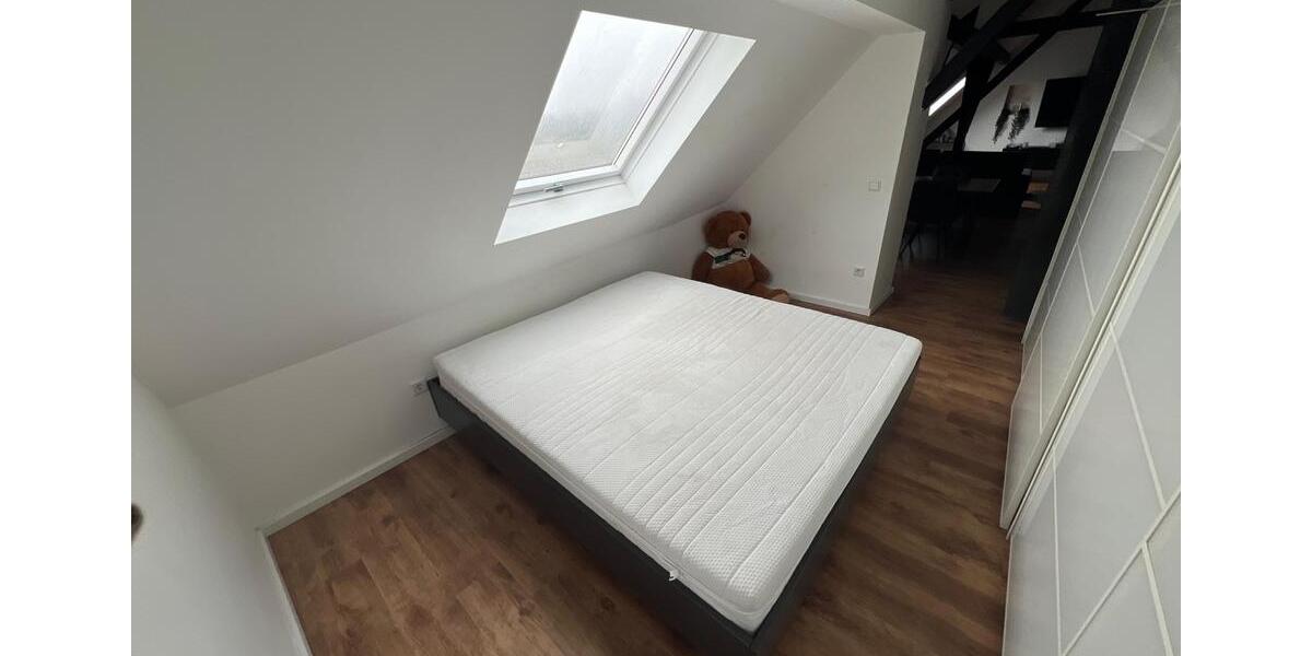 3 Zimmer Wohnung zu vermieten DG möbeliert zimmer