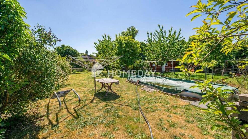 Viel Raum, Charme & Möglichkeiten - DHH mit Pool, möglicher Einliegerwohnung & großer Garage 7 zimmer