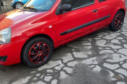 Renault Clio 194.000 km 2.699 &euro; Gelsenkirchen 45879