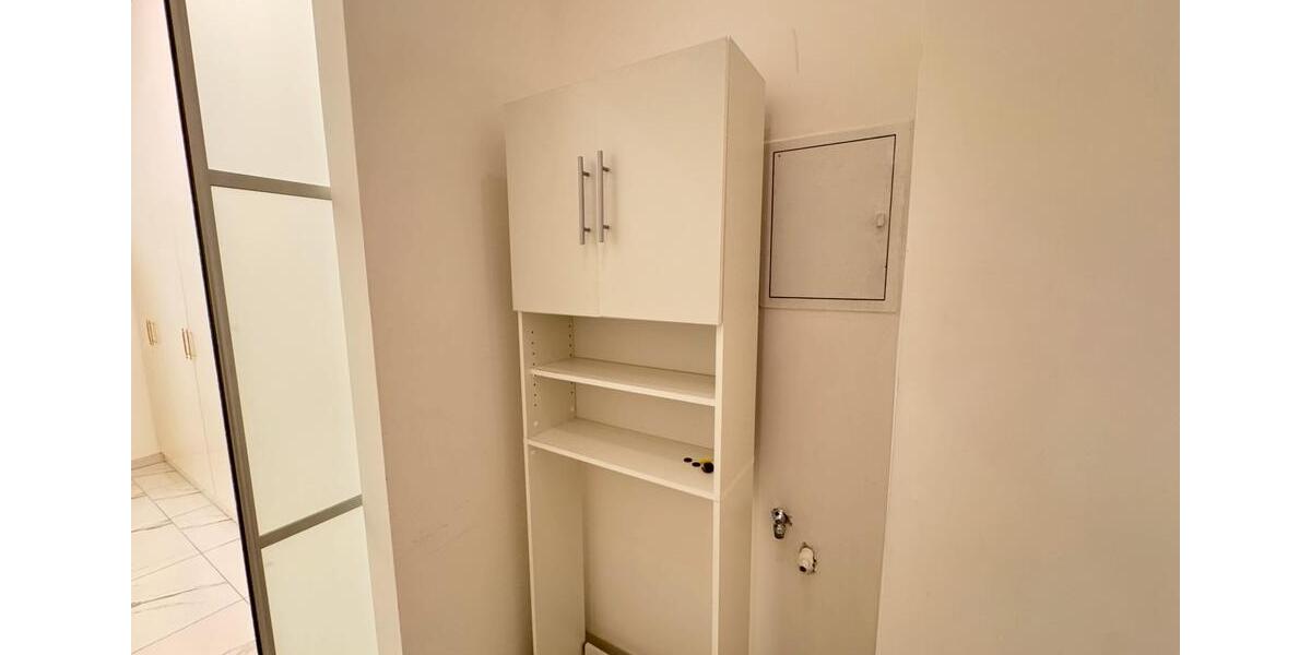 Luxus 2 Zimmer Wohnung m. Einbauküche u. 2 Bädern! 2.5 zimmer