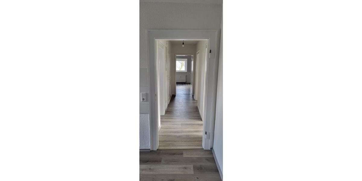 Dachgeschoßwohnung Duisburg Essenberg - 3 Zimmer, 73 m&sup2;, 529&euro; | Angebot:24979248
