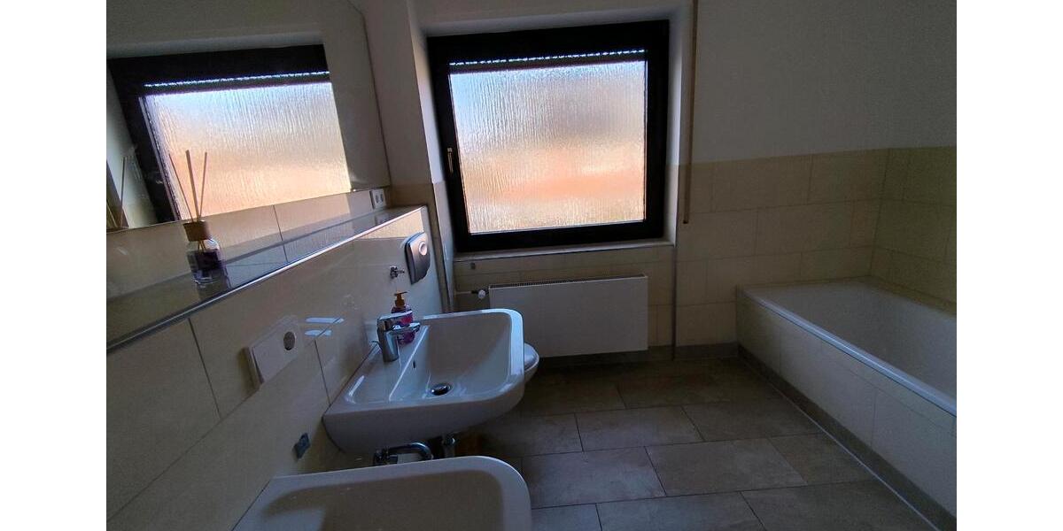 Reihenhaus Meerbusch - 4 Zimmer, 130 m&sup2;, 1.850&euro; | Angebot:25482024