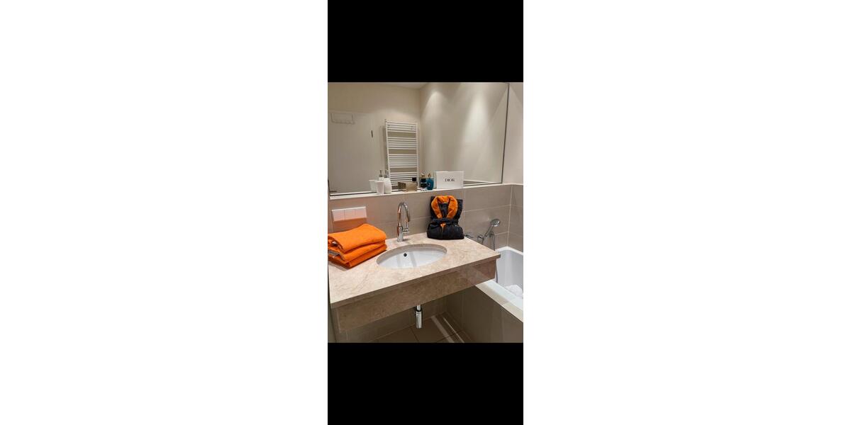 Etagenwohnung Düsseldorf Heerdt - 2 Zimmer, 65 m&sup2;, 650.000&euro; | Angebot:27096074