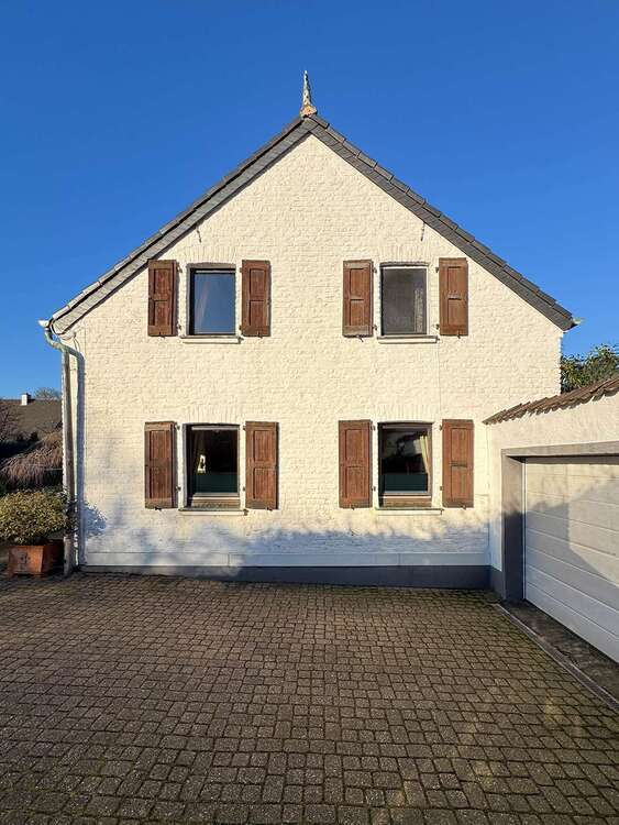 Haus zum Kaufen in Meerbusch 1.360.000 € 185 m²
