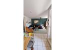 Wohnung im Reihenhausstil mit eigenem Eingang, Garten und Garage