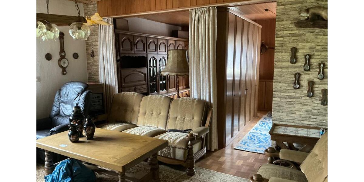 Einfamilienhaus in bester Lage, große Garage mit Eigentumsgrundst 6 zimmer