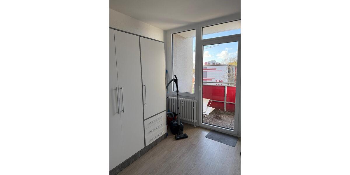 Schöne renovierte Wohnung mit Balkon zimmer