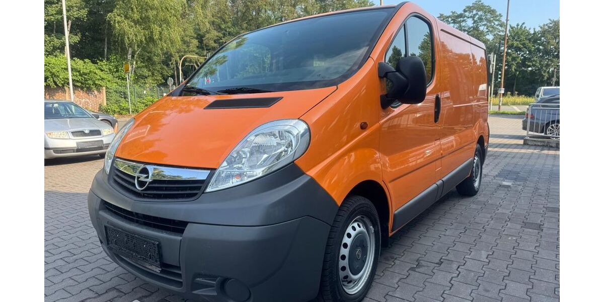 Opel Vivaro 104.000 km 7.850 &euro; Bottrop 46238