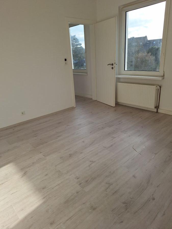 Provisionsfrei* Mit Gartenteil + Stellplatz! Gemütl. DG-Wo, sofort bezugsfrei! 2.5 zimmer