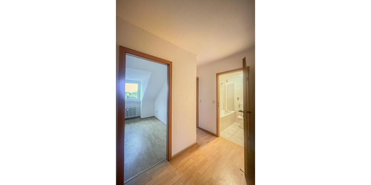 Dachgeschoßwohnung Oberhausen Osterfeld - 4 Zimmer, 63 m&sup2;, 567&euro; | Angebot:26231139
