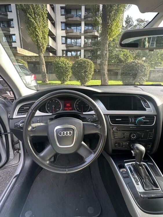 Audi A4 137.484 km 8.350 € Düsseldorf 40213