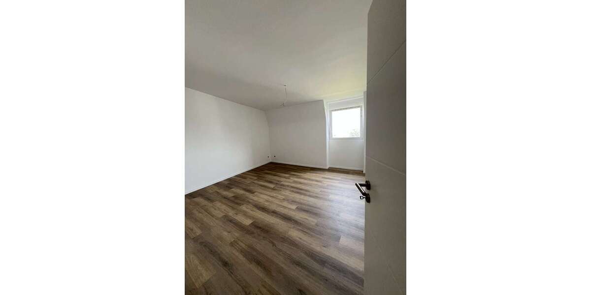 Etagenwohnung Essen Stadtbezirk III - 2 Zimmer, 68 m&sup2;, 750&euro; | Angebot:26438439