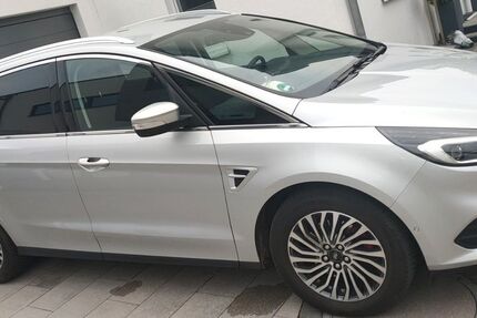 Ford S-Max 125.000 km 16.400 &euro; NEUKIRCHEN-VLUYN 47506