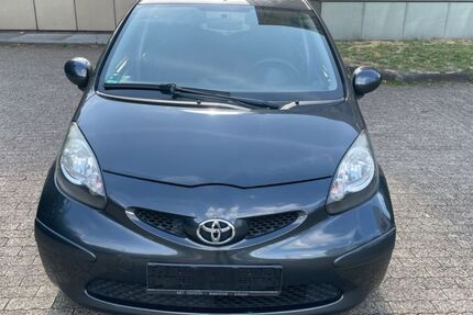 Toyota Aygo (X) 184.000 km 2.390 &euro; Duisburg 47058