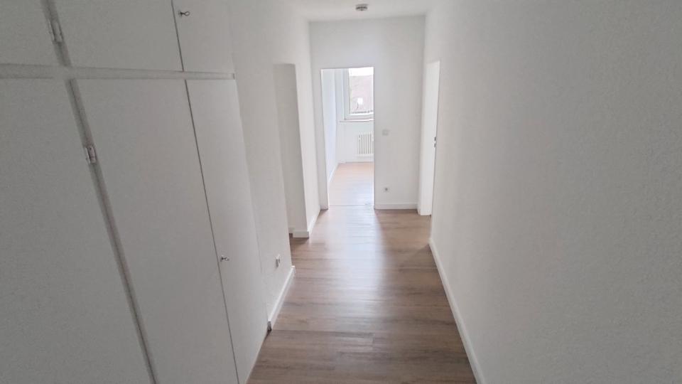 Etagenwohnung Oberhausen Schmachtendorf - 3 Zimmer, 68 m&sup2;, 748&euro; | Angebot:26250311