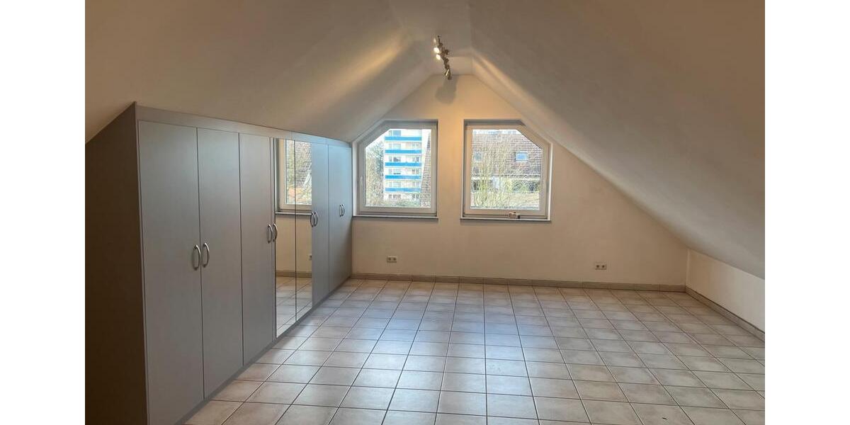 Dachgeschoßwohnung Oberhausen Alstaden - 2 Zimmer, 120 m&sup2;, 1.240&euro; | Angebot:25083113