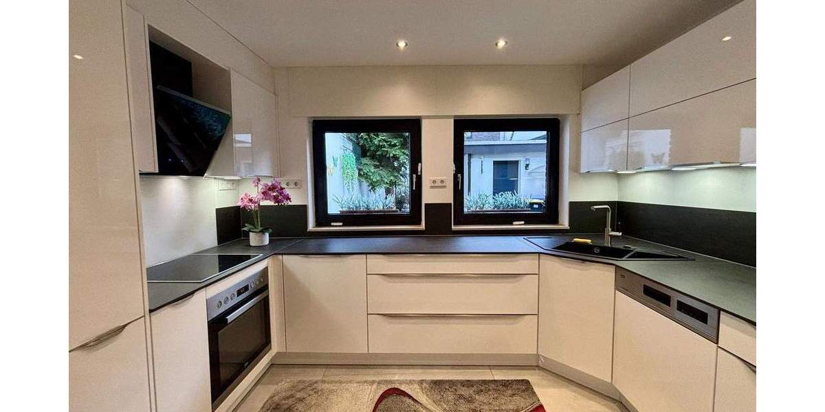 Reihenmittelhaus Krefeld Hüls - 4 Zimmer, 136 m&sup2;, 486.000&euro; | Angebot:25142664