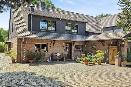 Haus zum Kaufen in Moers 629.000 € 223 m² 5 zimmer