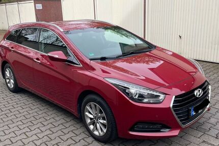 Hyundai i40 109.000 km 10.600 &euro; Duisburg 47166